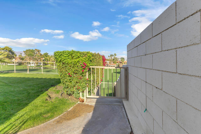 Image 59 of 96 For 42780 Caballeros Drive