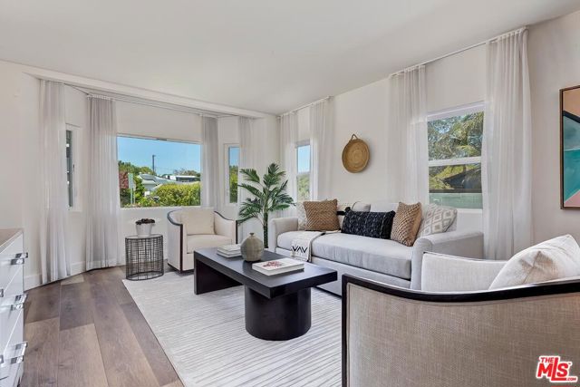 4417 Campbell Drive, Los Angeles CA: https://media.crmls.org/mediaz/278da4d4-6870-4a1c-a69f-448dd3f791f6.jpg