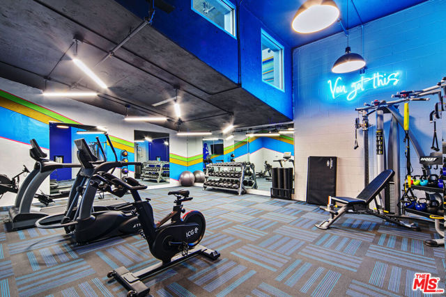 1001 N FAIRFAX Avenue, West Hollywood CA: https://media.crmls.org/mediaz/278dac71-f4ff-41cb-8b01-4ee5ec9ba126.jpg