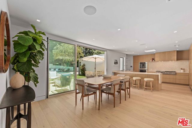 9451 Hidden Valley Place, Beverly Hills CA: https://media.crmls.org/mediaz/278dbfdf-6082-4c24-bb5f-906c57021914.jpg