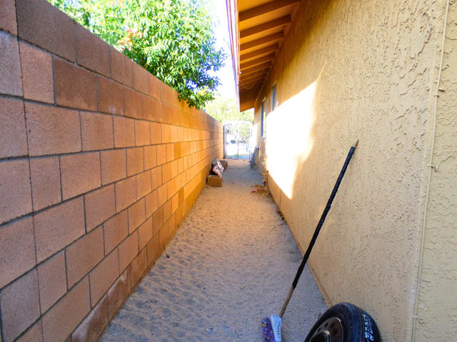 13547 Caliente Drive, Desert Hot Springs CA: https://media.crmls.org/mediaz/278dd0cb-52e8-4dae-a20f-290aa11e78b6.jpg