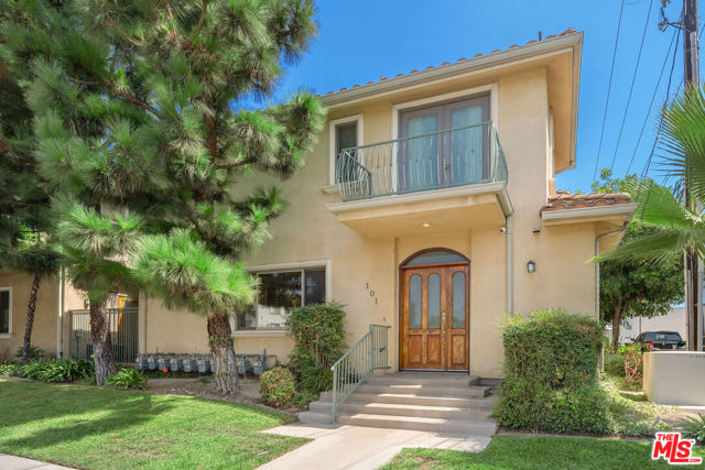 216 N Buena Vista Street, Burbank CA: https://media.crmls.org/mediaz/278e6a1a-bafa-4ded-8bae-54a3601f2c56.jpg