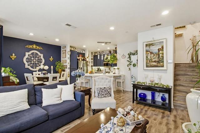 Detail Gallery Image 13 of 36 For 6133 Verda Ln, San Diego,  CA 92130 - 2 Beds | 2/1 Baths