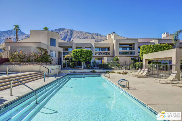 475 Village Square, Palm Springs CA: https://media.crmls.org/mediaz/278ec7c2-598a-4bab-a4e9-e08cc51322fb.jpg