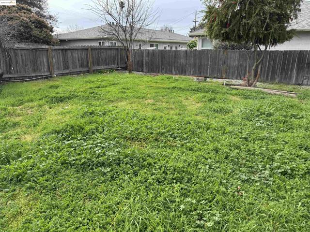 20145 Royal Avenue, Hayward CA: https://media.crmls.org/mediaz/278fb9df-030b-488f-933d-3792ae038101.jpg