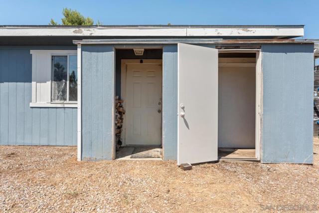 3511 Lakeview Dr, Julian CA: https://media.crmls.org/mediaz/278fbdb2-7bc5-4997-98e5-9ca3f2e9b8fa.jpg