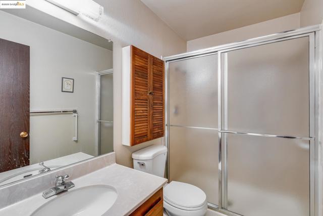 5177 Diamond Heights BLVD, San Francisco CA: https://media.crmls.org/mediaz/27907578-6b62-4b4f-a36d-fd66b9dbc3b9.jpg