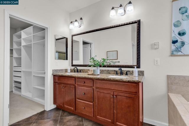 6983 Alamo Creek Trl, Dublin CA: https://media.crmls.org/mediaz/279095f4-2863-4278-ad84-3ac93277240a.jpg