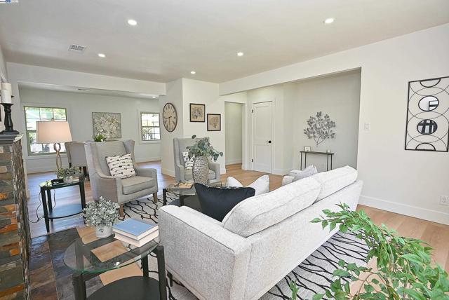 3208 McNutt, Walnut Creek CA: https://media.crmls.org/mediaz/27918d9b-d6cc-4c71-9a14-039d9b7e5cfc.jpg