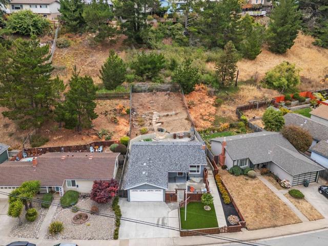 1415 LInda Mar Boulevard, Pacifica CA: https://media.crmls.org/mediaz/2791e717-bf11-4f9b-b1ae-23c1060afe38.jpg