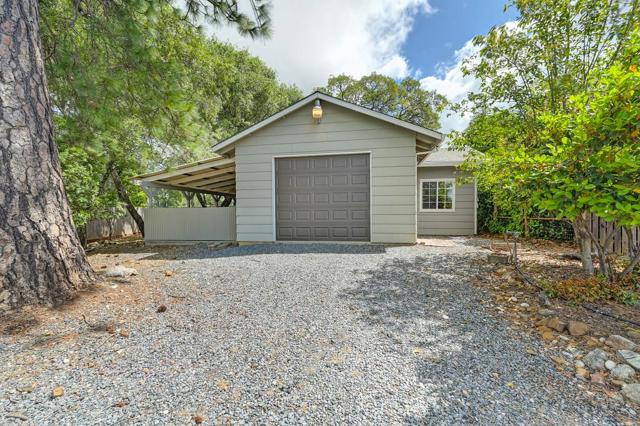 2640 Gayle Lane, Auburn CA: https://media.crmls.org/mediaz/2791ee04-4f97-4587-9638-464cef0f528b.jpg