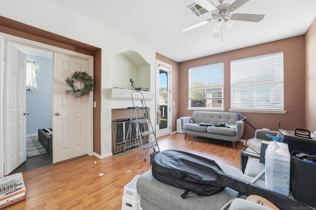 2284 Alicante, Chula Vista CA: https://media.crmls.org/mediaz/27933a4f-f025-4cbc-a537-d6338e4d4072.jpg