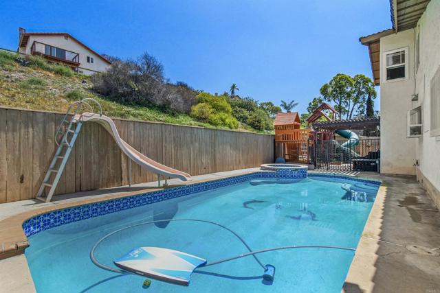 Detail Gallery Image 30 of 33 For 613 Point Vicente Ct, Chula Vista,  CA 91911 - 4 Beds | 2/1 Baths