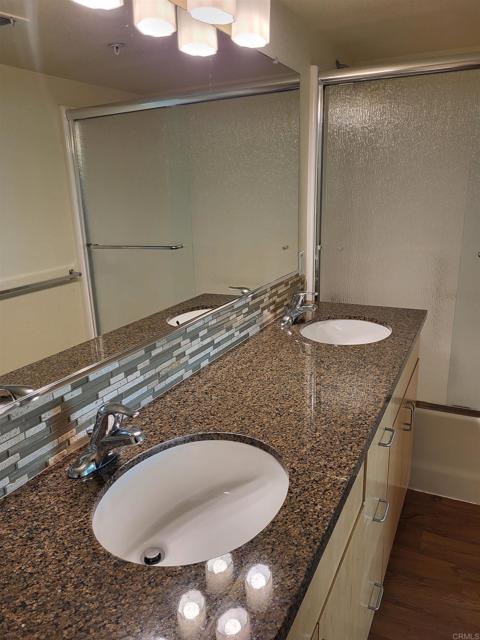 Detail Gallery Image 8 of 21 For 687 South Coast Highway 101, #222,  Encinitas,  CA 92024 - 3 Beds | 2/1 Baths