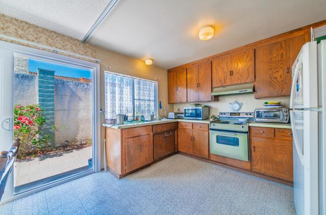 1619 Seville Street, Salinas CA: https://media.crmls.org/mediaz/2794807d-533e-4426-9674-4d5203da692f.jpg