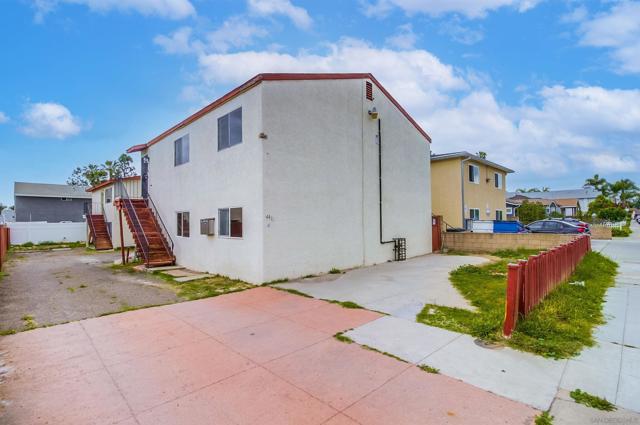 4410 12 Highland Ave, San Diego CA: https://media.crmls.org/mediaz/2795b35f-66c2-4107-857a-bdf751ba99a7.jpg