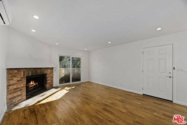 12219 Culver Boulevard, Los Angeles CA: https://media.crmls.org/mediaz/2795bbf7-9b02-494d-9baa-1063bdeb053e.jpg