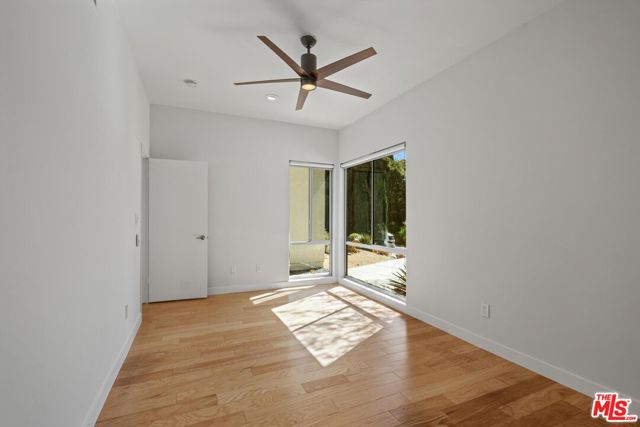 4207 Michelangelo Avenue, Woodland Hills CA: https://media.crmls.org/mediaz/2795d9f5-0af2-42df-966c-c62686eba679.jpg