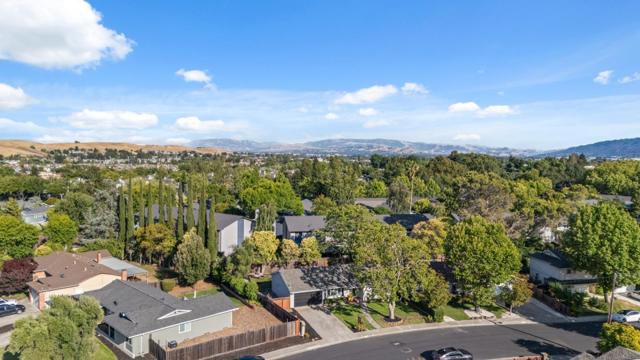 7453 Interlachen Avenue, San Ramon CA: https://media.crmls.org/mediaz/2795e7f8-7266-48bd-9c70-53ed9e87db07.jpg