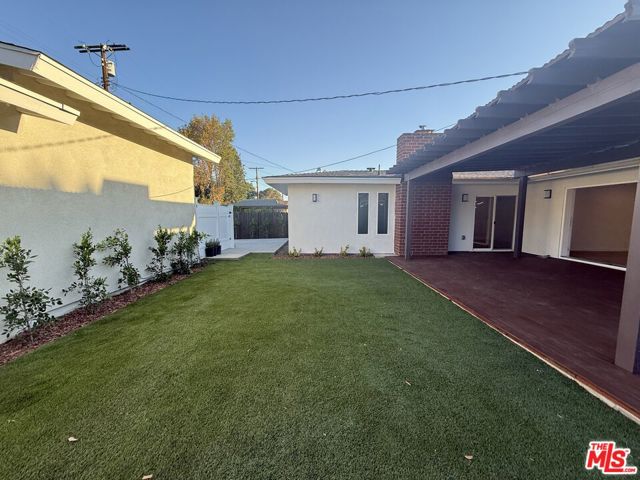 6159 Sylvia Avenue, Tarzana CA: https://media.crmls.org/mediaz/27968d85-ec3a-413d-a689-34b2fee9bd86.jpg