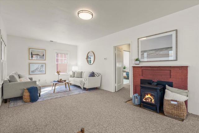 207 2nd Avenue, Santa Cruz CA: https://media.crmls.org/mediaz/2797f11e-d8c9-49ec-9295-3f40ca97b533.jpg