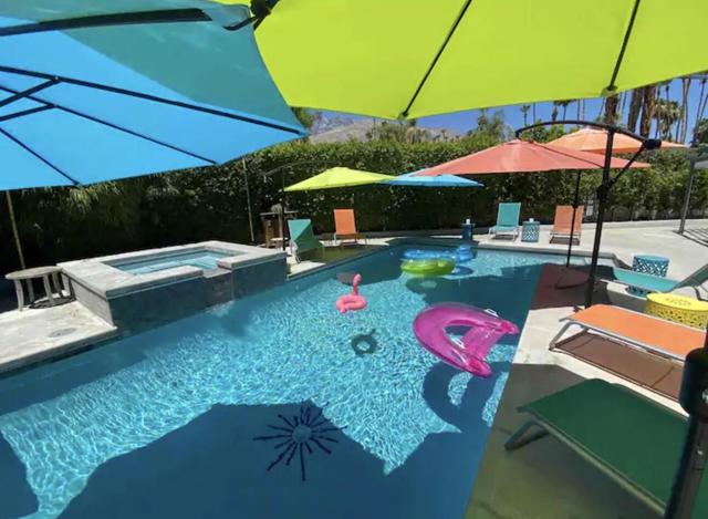 1375 S Calle Rolph, Palm Springs CA: https://media.crmls.org/mediaz/2798b4d7-bf88-44b2-9b61-5fff09598252.jpg