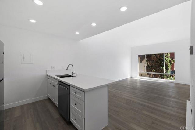 Detail Gallery Image 11 of 23 For 8036 Linda Vista Rd. 2e,  San Diego,  CA 92111 - 1 Beds | 1 Baths