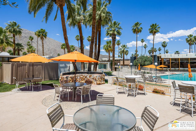 1111 E Palm Canyon Drive, Palm Springs CA: https://media.crmls.org/mediaz/2798f3ed-eb3f-481a-94ed-5dd3ba7acd63.jpg