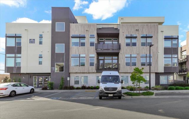 210 Waters Park Circle, San Mateo CA: https://media.crmls.org/mediaz/27991254-2e2b-4de0-9ff1-0efd66e7db26.jpg