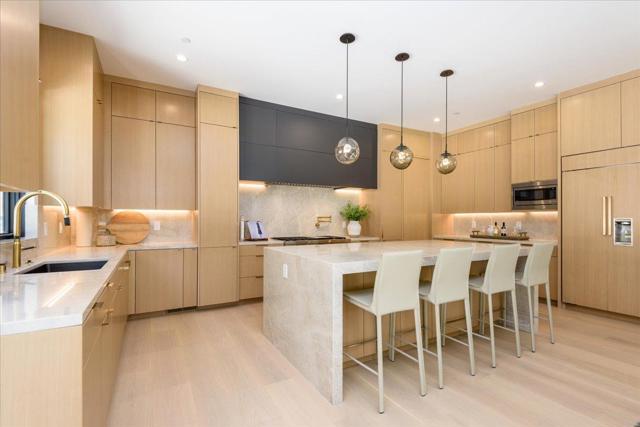 1025 Continental Drive, Menlo Park CA: https://media.crmls.org/mediaz/279a2299-443f-4298-96f1-d6971dafd0ec.jpg