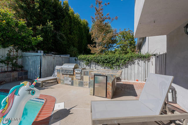 1453 Cheswick Place, Westlake Village CA: https://media.crmls.org/mediaz/279a6023-e55c-4b7d-87bd-d4f7d502ea4e.jpg