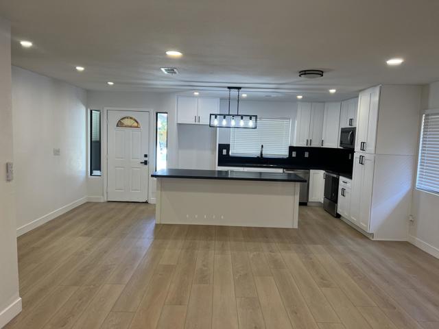 54621 Avenida Herrera, La Quinta CA: https://media.crmls.org/mediaz/279ab6da-443d-4519-86cf-a36b89383dd4.jpg