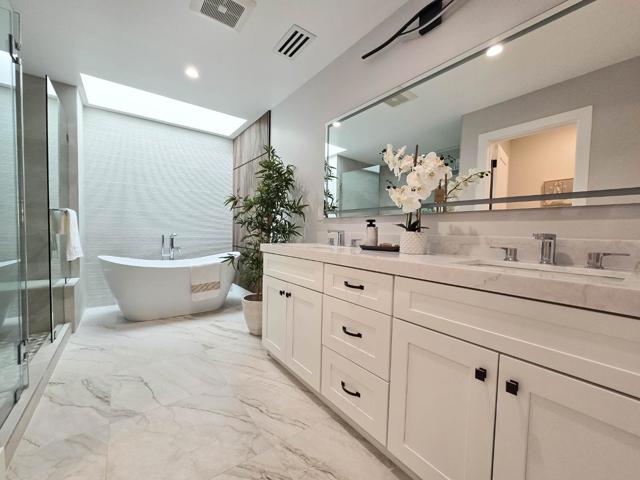 95 Centre Street, Mountain View CA: https://media.crmls.org/mediaz/279ac640-87f1-4f1e-9cd6-2905ad1c873a.jpg
