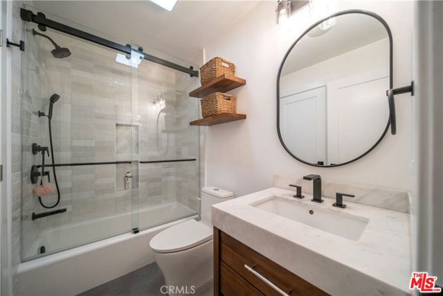 306 Bora Bora Way, Marina del Rey CA: https://media.crmls.org/mediaz/279aecd9-797b-449b-a21d-844d3226fa14.jpg