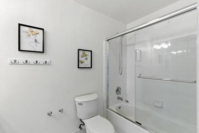 8200 Oceanview Terrace, San Francisco CA: https://media.crmls.org/mediaz/279bca32-30e6-43e4-a192-40f7741a988c.jpg