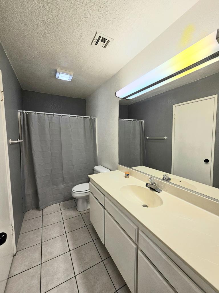 https://media.crmls.org/mediaz/279be429-7bd3-4d01-8c06-aa3e3ee21950.jpg?preset=X-Large