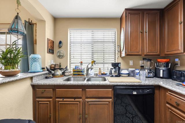 1050 La Tortuga Dr Unit 40, Vista, CA 92081 photo 9