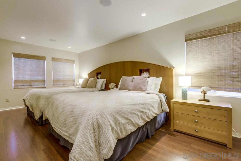 MLS #250032146SD img 24