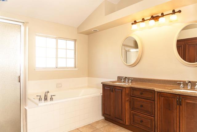 3270 Formby Ln, Fairfield CA: https://media.crmls.org/mediaz/279c73da-3975-46bc-b812-402c198ab494.jpg