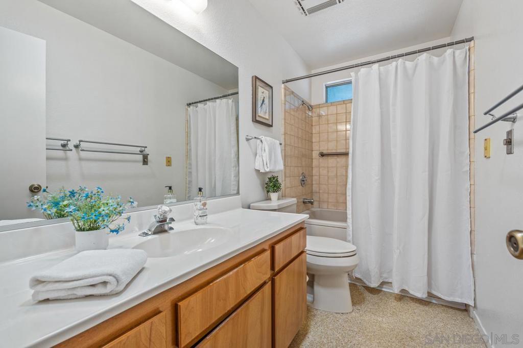 MLS #260015834SD image #33
