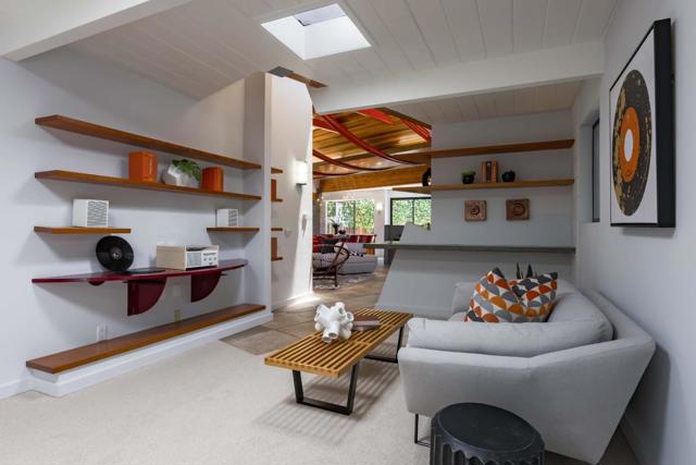 3865 Mumford Place, Palo Alto CA: https://media.crmls.org/mediaz/279ce4be-b433-442d-8b8e-9ed51edc4c95.jpg