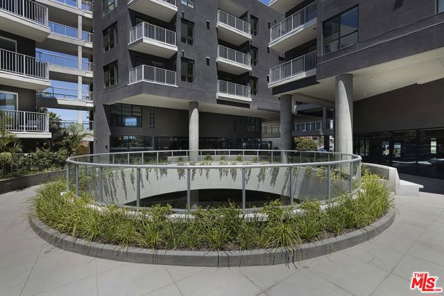 1331 N Cahuenga Boulevard, Los Angeles CA: https://media.crmls.org/mediaz/279d898c-433e-40c7-8d05-8704240552e2.jpg