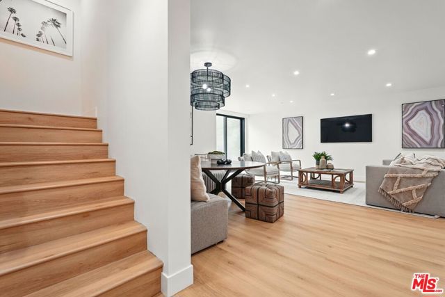 913 913 1/2 N Beverly Glen Boulevard, Bel Air CA: https://media.crmls.org/mediaz/279dcdc4-1a83-4cdf-80ae-76069675b074.jpg