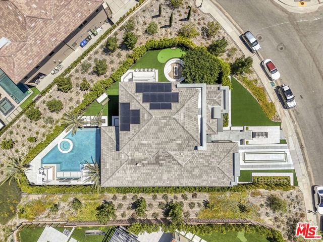 20472 W Windsor Lane, Porter Ranch CA: https://media.crmls.org/mediaz/279e914a-bbe7-4bbc-8bc8-abf540ff93aa.jpg