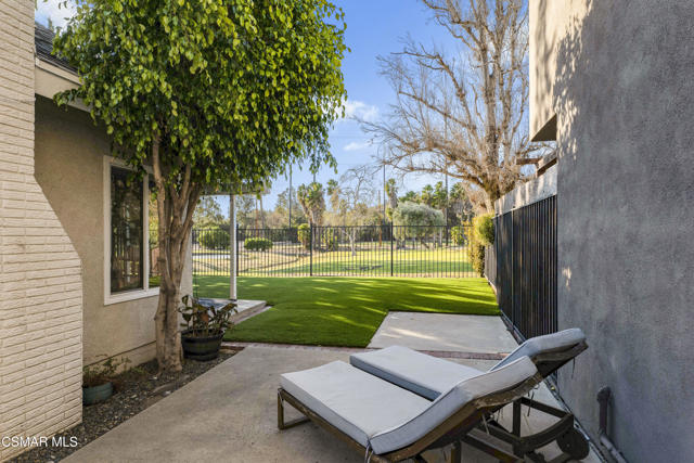 5757 Lake Lindero Drive, Agoura Hills CA: https://media.crmls.org/mediaz/279ef1a0-692a-46c3-9390-98fd43e35fda.jpg