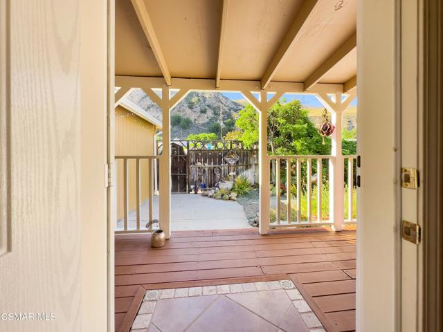 978 Main Street, Piru CA: https://media.crmls.org/mediaz/279f70d6-89c2-496b-af75-21eb45925a5a.jpg