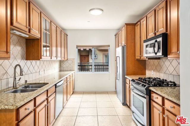 5241 Colodny Drive, Agoura Hills CA: https://media.crmls.org/mediaz/279fceaf-4888-4014-9612-a0cb27764c4b.jpg