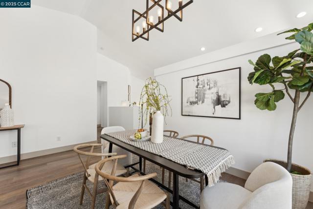 3075 Shiles Loop, Brentwood CA: https://media.crmls.org/mediaz/279fe025-8a56-4bd7-9348-2154b562338e.jpg