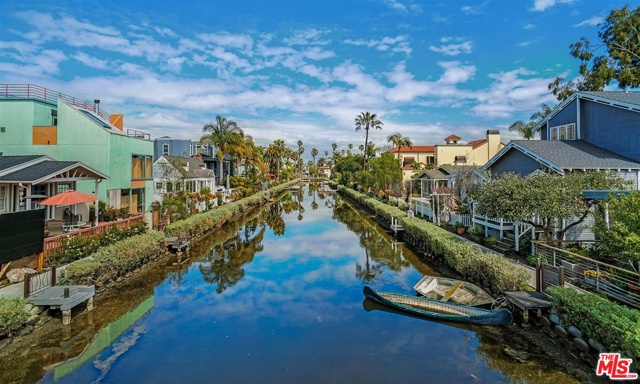 Image 2 for 447 Carroll Canal, Venice, CA 90291