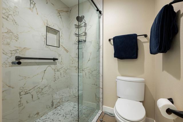 42498 Sand Dune, Palm Desert CA: https://media.crmls.org/mediaz/27a08553-ee7f-4016-bebb-858be1ffae7c.jpg